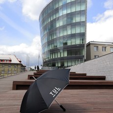Deštník klasický, černý, stříbrný s logem TUL
